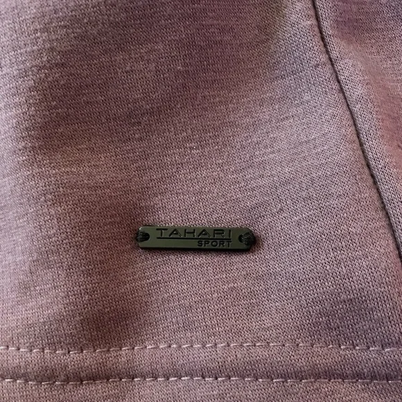 TAHARI SPORT zip neck‎ long sleeve top - Picture 5 of 5